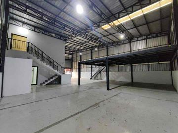 ให้เช่าอาคารสำนักงานพร้อมโกดัง ลำลูกกา คลอง 4
Office + Warehouse พื้นที่ใช้สอย 415 ตร.ม.