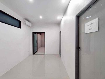 ให้เช่าอาคารสำนักงานพร้อมโกดัง ลำลูกกา คลอง 4
Office + Warehouse พื้นที่ใช้สอย 415 ตร.ม.
