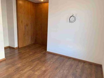 Casa en renta en la Cima a un lado del Refugio 3 recámaras con baño, jardín, amenidades