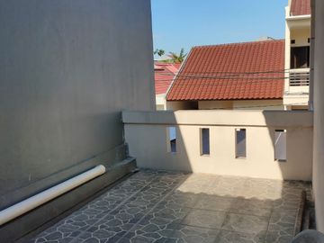 Rumah Taman Modern Cakung Dekat Stasiun Cakung dan AEON Mall JGC Siap Huni