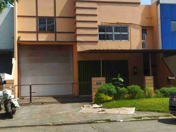 Gudang rapi siap huni berikut office 2 lantai di Taman Tekno