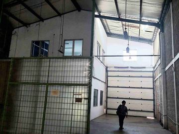 Gudang rapi siap huni berikut office 2 lantai di Taman Tekno