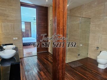 VILLA MEWAH DUA LANTAI DI PUSAT SANUR – KAWASAN ONE GATE DEKAT MERTASARI BEACH - VSKHE