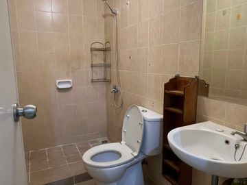 Disewakan Apartemen Mediterania Garden 2 Tower G View Pool