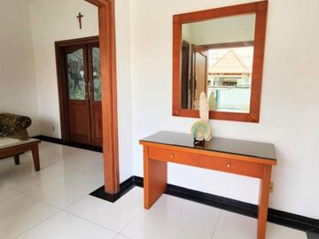 Rumah Mewah Sangat Terawat 2 Lantai Dijual, di Renon