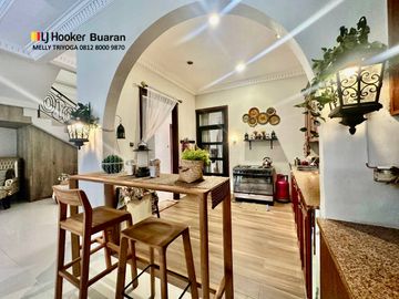 Dijual Rumah Cantik dengan Interior Modern Furnished di Komplek Al Duren Sawit Jakarta Timur