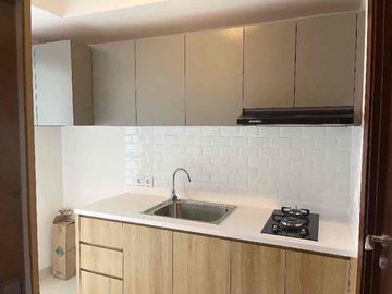 Disewakan apartemen mewah bersih 1 BR full furnish siap huni di The Kensington kelapa gading jakarta utara