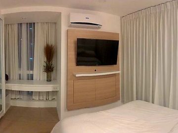 For Sale: Interior-Designed 2BR Residence with Balcony at One Uptown Residence – South Wing