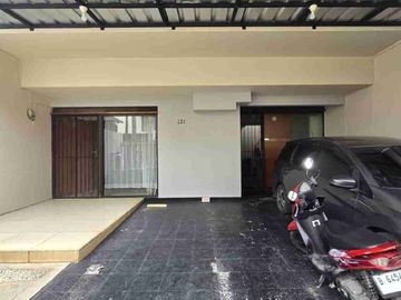 Jual rumah 2 lantai siap huni di semanan dekat bandara soeta dan exit tol