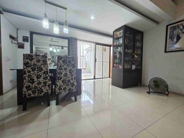 Jual rumah 2 lantai siap huni di semanan dekat bandara soeta dan exit tol