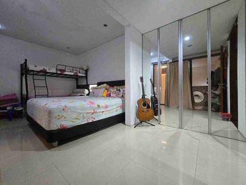 Jual rumah 2 lantai siap huni di semanan dekat bandara soeta dan exit tol