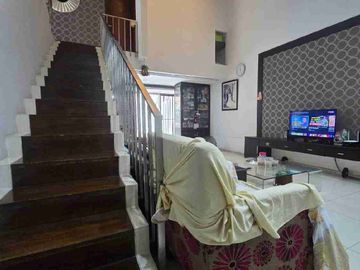 Jual rumah 2 lantai siap huni di semanan dekat bandara soeta dan exit tol