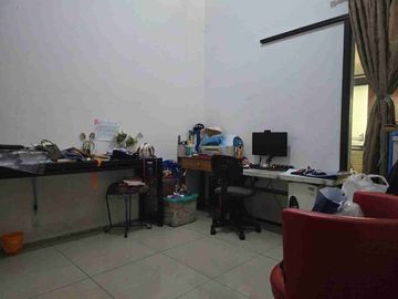 Jual rumah 2 lantai siap huni di semanan dekat bandara soeta dan exit tol