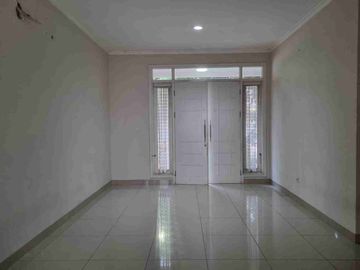 Disewa Rumah Bagus Cluster Vernonia Summarecon Bekasi
