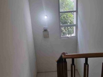 Disewa Rumah Bagus Cluster Vernonia Summarecon Bekasi