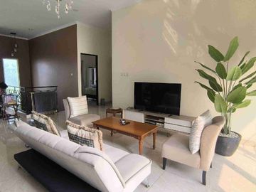 Dijual Rumah 2 lantai dekat SMA  Al Azhar Kemang Pratama bebas banjir