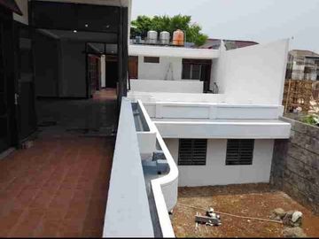 Rumah usaha besar 2 lantai full renov rapih cocok untuk kantor disewakan lokasi strategis Sunter Jakarta Utara