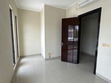 Rumah Hoek East Asia Green Lake City 2LT 6x18 108m2 4KT Siap Huni