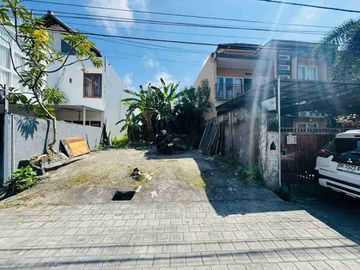 Tanah luas kecil Jalan Wirasatya Renon