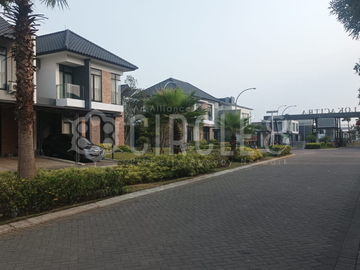 Rumah 2 Lantai Dengan Furniture Lengkap Di Tatar Paling Diincar, Kota Baru Parahyangan, Bandung