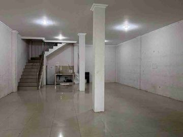 Di Sewakan 1 Ruko Gandeng Di Agus Salim Bekasi

Luas Tanah  400 m²
Luas Bangunan 360 m²
Luas Muka Ruko 7,5 m² x 2 Ruko  
Panjang Ruko 12 m²
Daya Listrik 4400 Watt 
Kamar Mandi 1
Air  Sumur Pompa 
Jumlah Lantai 2
Carport 6 Mobil 
Sertifikat SHM 
IMB  Ada 

Lokasi Padat Penduduk
Lokasi Traffic Rame
Lokasi Deket Sekolahan
Lokasi Deket Stasiun Bekasi
Ruko Cocok Untuk Segala Usaha                 Harga 118.000.000
Lokasi Bebas Banjir