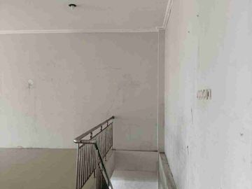 Di Sewakan 1 Ruko Gandeng Di Agus Salim Bekasi

Luas Tanah  400 m²
Luas Bangunan 360 m²
Luas Muka Ruko 7,5 m² x 2 Ruko  
Panjang Ruko 12 m²
Daya Listrik 4400 Watt 
Kamar Mandi 1
Air  Sumur Pompa 
Jumlah Lantai 2
Carport 6 Mobil 
Sertifikat SHM 
IMB  Ada 

Lokasi Padat Penduduk
Lokasi Traffic Rame
Lokasi Deket Sekolahan
Lokasi Deket Stasiun Bekasi
Ruko Cocok Untuk Segala Usaha                 Harga 118.000.000
Lokasi Bebas Banjir