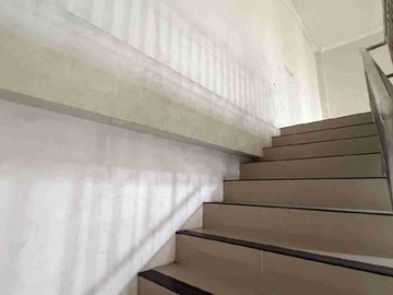 Di Sewakan 1 Ruko Gandeng Di Agus Salim Bekasi

Luas Tanah  400 m²
Luas Bangunan 360 m²
Luas Muka Ruko 7,5 m² x 2 Ruko  
Panjang Ruko 12 m²
Daya Listrik 4400 Watt 
Kamar Mandi 1
Air  Sumur Pompa 
Jumlah Lantai 2
Carport 6 Mobil 
Sertifikat SHM 
IMB  Ada 

Lokasi Padat Penduduk
Lokasi Traffic Rame
Lokasi Deket Sekolahan
Lokasi Deket Stasiun Bekasi
Ruko Cocok Untuk Segala Usaha                 Harga 118.000.000
Lokasi Bebas Banjir