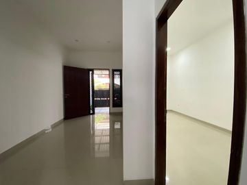 Dijual Rumah Sunter Uk 6X15m2, Semi Furnished, Negoo!!