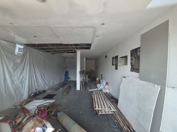 Disewakan workshop lokasi strategis di Raya Pekayon, Bekasi Selatan