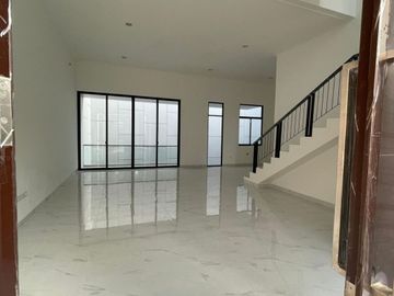 Disewakan Rumah Permata Hijau Residence Pik2, 12X20, 4+1Kt