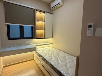 DISEWAKAN APARTEMEN SKYHOUSE 3BR BSD FULL FURNISHED BRAND NEW SEBELAH MALL AEON