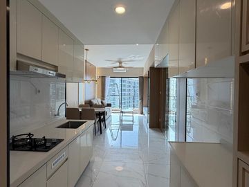 DISEWAKAN APARTEMEN SKYHOUSE 3BR BSD FULL FURNISHED BRAND NEW SEBELAH MALL AEON