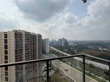 DISEWAKAN APARTEMEN SKYHOUSE 3BR BSD FULL FURNISHED BRAND NEW SEBELAH MALL AEON