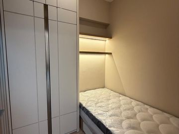 DISEWAKAN APARTEMEN SKYHOUSE 3BR BSD FULL FURNISHED BRAND NEW SEBELAH MALL AEON