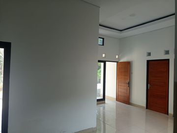 Rumah Siap Huni Sisa 2 Unit Hanya 3 Menit ke Cokelat Monggo