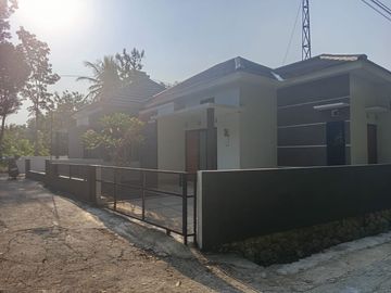 Rumah Siap Huni Sisa 2 Unit Hanya 3 Menit ke Cokelat Monggo