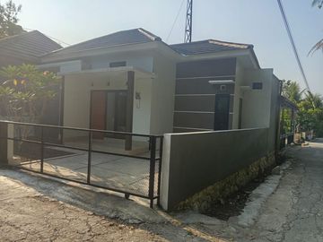 Rumah Siap Huni Sisa 2 Unit Hanya 3 Menit ke Cokelat Monggo