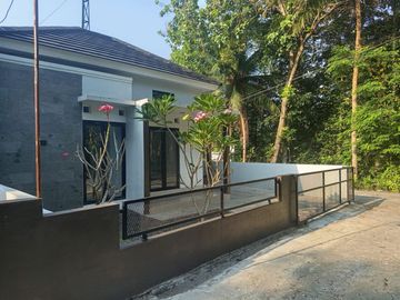 Rumah Siap Huni Sisa 2 Unit Hanya 3 Menit ke Cokelat Monggo