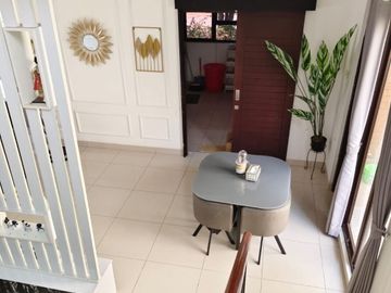 DIJUAL Apartemen Bassura City Lt 32 Full Furnished Lokasi sangat strategis dekat area perkantoran, dekat dengan Mall.