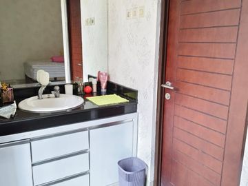 DIJUAL Apartemen Bassura City Lt 32 Full Furnished Lokasi sangat strategis dekat area perkantoran, dekat dengan Mall.