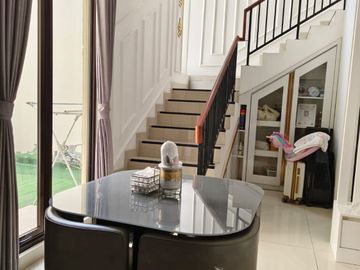 DIJUAL Apartemen Bassura City Lt 32 Full Furnished Lokasi sangat strategis dekat area perkantoran, dekat dengan Mall.