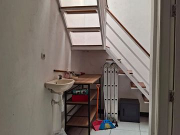 Rumah 2 Lantai Dalam Cluster di Jalan H Koja Beji Selangkah ke UI