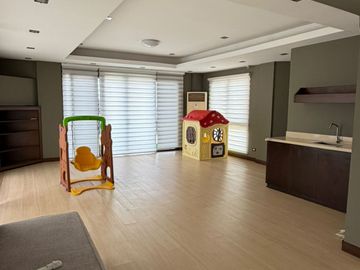 HOUSE AND LOT FOR MCKINLEY TAGUIG CITY