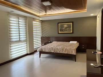 HOUSE AND LOT FOR MCKINLEY TAGUIG CITY