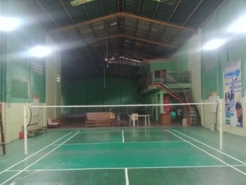Di Sewakan GOR Bulutangkis di Pinggir Jalan Raya Perjuangan Warung Bongkok, Sukadanau Cikarang Barat