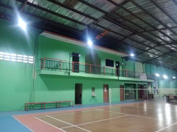 Di Sewakan GOR Bulutangkis di Pinggir Jalan Raya Perjuangan Warung Bongkok, Sukadanau Cikarang Barat