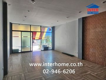 Three-story commercial building, 17 sq.wa., near Saeng Thong Fresh Market, Soi Mangkon-Khandi (Soi Phraeksa 11), Theparak Road, Phraeksa Road, Mueang