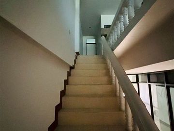 Three-story commercial building, 17 sq.wa., near Saeng Thong Fresh Market, Soi Mangkon-Khandi (Soi Phraeksa 11), Theparak Road, Phraeksa Road, Mueang