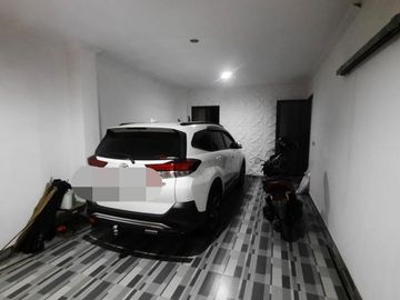 Dijual Rumah Tinggal Bagus Lahan Luas di Komplek DKI Meruya Selatan, Jakarta Barat