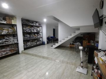 Dijual Rumah Tinggal Bagus Lahan Luas di Komplek DKI Meruya Selatan, Jakarta Barat